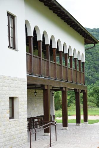 Kod Bogdanovica in Vrtovac