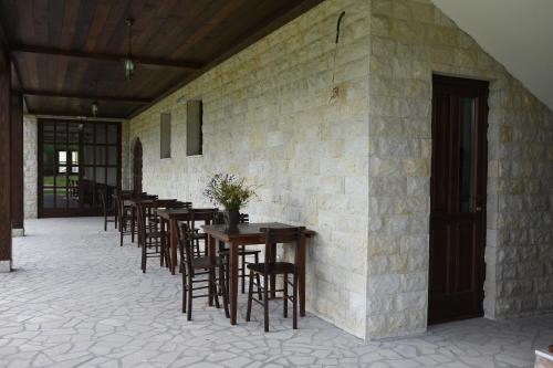 Kod Bogdanovica in Vrtovac
