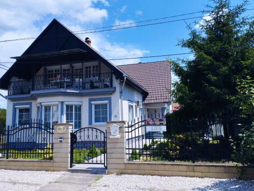 Viola Apartmanok Bogács (Viola Apartmanok Bogacs) in 布加斯城