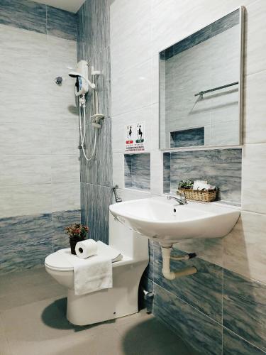 Well-appointed bathrooms