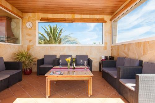 Villa Los Azules with pool and jacuzzi