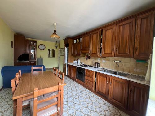Konyha, Vecchio Mulino's Flat-2 BedRooms Flat in Entracque