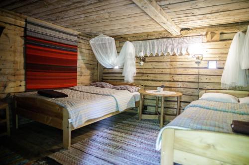 Muhu Tonise Talu in Padaste