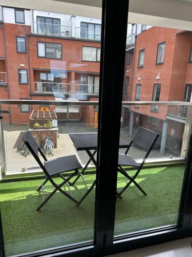 Spacious 4BR 4BA gated townhouse with balconies, Central JQ, Бирмингем (фото 7)