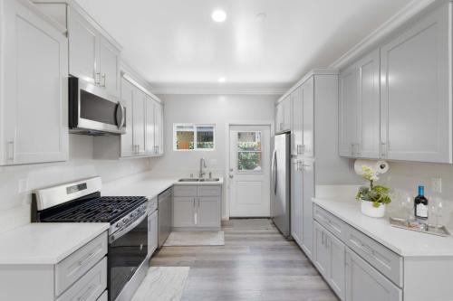 Stylist Home In Convenient Location! in Temple City, USA