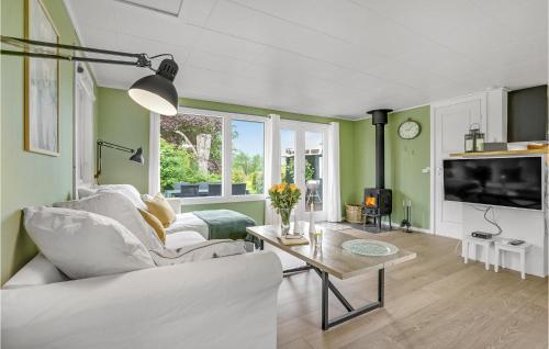  Nice Home In Bogø By With Kitchen in Bogø By