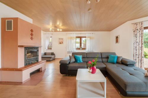 Superior One-Bedroom Apartment