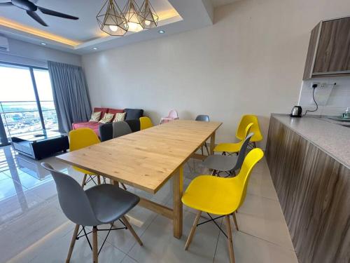 Setiawalk Puchong 6-9pax 2R2B IOI Mall Sunway Setiawalk Puchong 6-9pax 2R2B IOI Mall Sunway