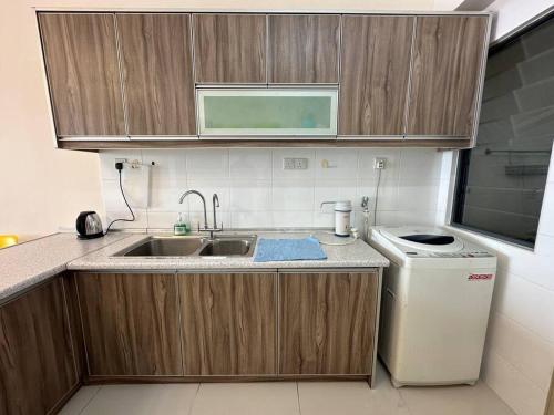 Setiawalk Puchong 6-9pax 2R2B IOI Mall Sunway Setiawalk Puchong 6-9pax 2R2B IOI Mall Sunway