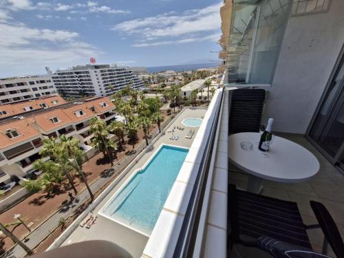 Central Charm - Las Americas 5