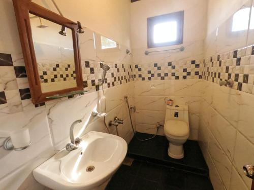 Standard Double Room with Fan room in Avendra Villa