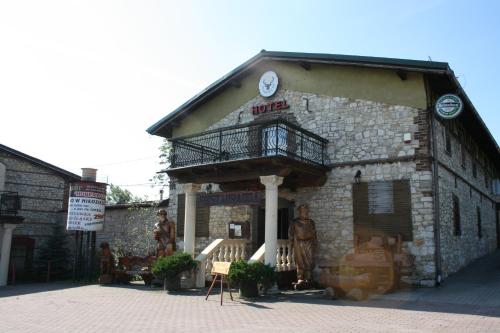 . Hotel Komfort Inn - Dwór Hubertus