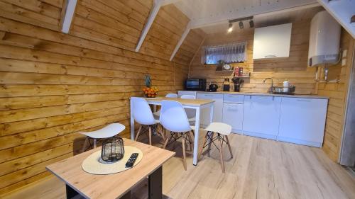 Agroturystyka Leśny Zakątek z Jacuzzi (Agroturystyka Lesny Zakatek z Jacuzzi) in Cierplewo