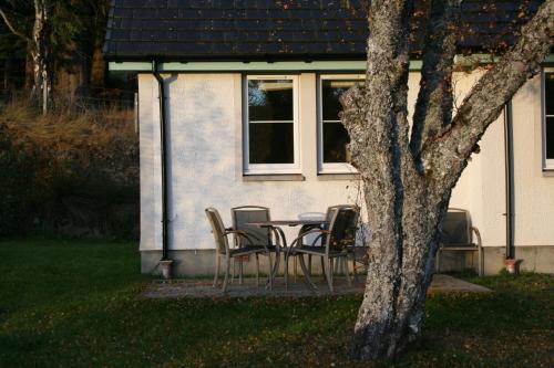 BCC Lochness Cottages Room Type - One-Bedroom Cottage