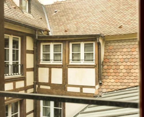 Charming Attic Duplex in the Heart of Strasbourg, Strasbourg (photo 9)