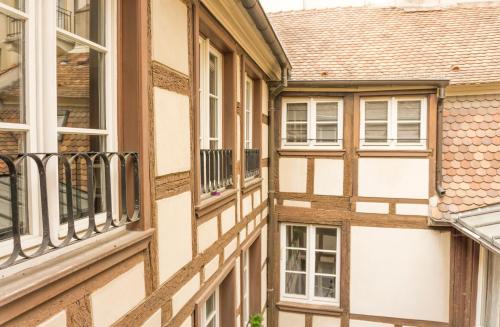 Charming Attic Duplex in the Heart of Strasbourg, Strasbourg (photo 2)