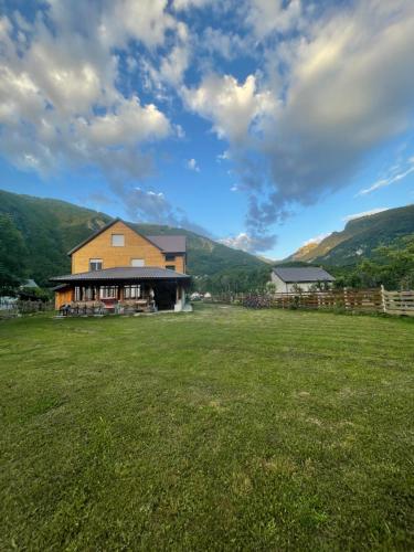 Riverside Guesthouse & Sauna in Virpazar