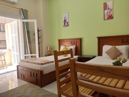 Golden Star Hostel Room Type - Deluxe Double Room with Balcony