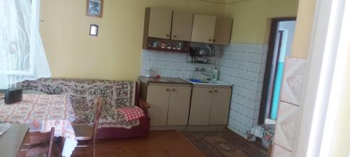 Dom na wsi z dużym ogrodem (Dom na wsi z duzym ogrodem) in Boratyn