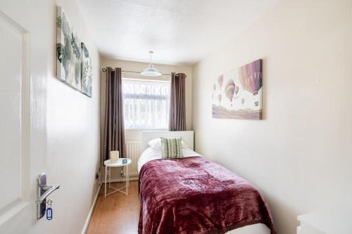 Spacious 5 bedroom, 2 Living Room, Games Room, Wolverhampton (foto 10)