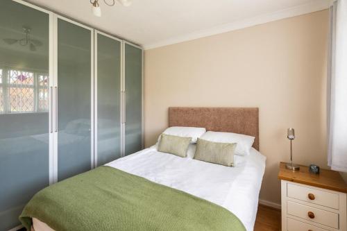 Spacious 5 bedroom, 2 Living Room, Games Room, Wolverhampton (foto 9)