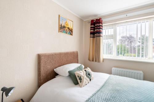Spacious 5 bedroom, 2 Living Room, Games Room, Wolverhampton (foto 6)
