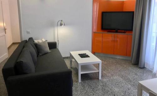 One-Bedroom Apartment with City Views image 4