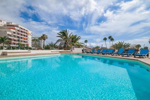 Ponderosa next to the pool apartments with big terraces close to the beach and Siam Park 2