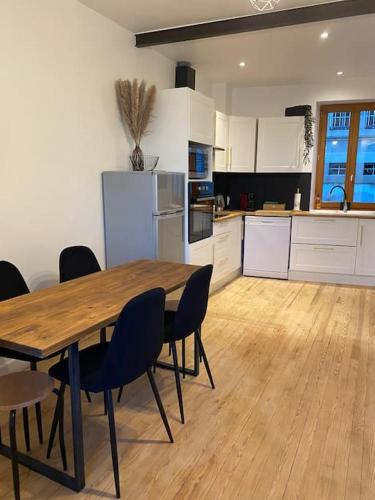 Kitchen, La Batellerie, vue sur Rhone in Tain-l'Hermitage