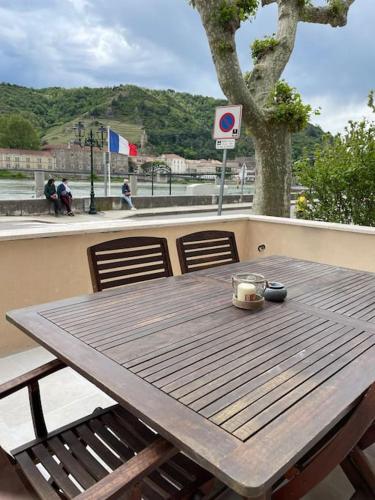 Facilities, La Batellerie, vue sur Rhone in Tain-l'Hermitage