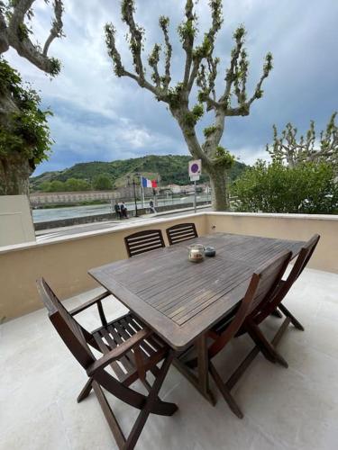 Facilities, La Batellerie, vue sur Rhone in Tain-l'Hermitage