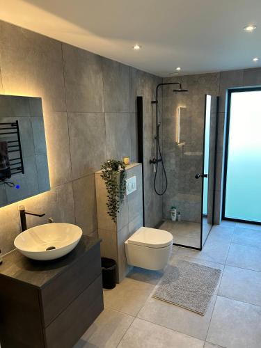 Bright, Quiet, Comfortable Room In A Luxury Home, Horsens (foto 8)