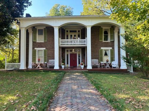 Belmont Inn - Cornersville, TN