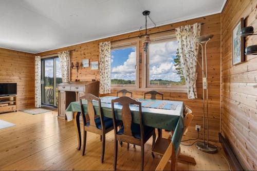 Koselig hytte ved sjøen! in Лінда