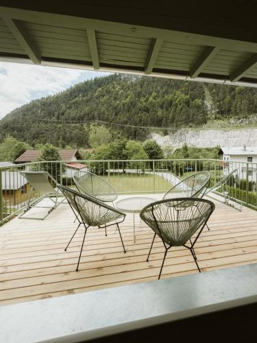 3 bedrooms, 5 beds