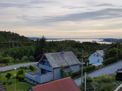 Kellergeschosswohnung mit Aussicht und Terasse