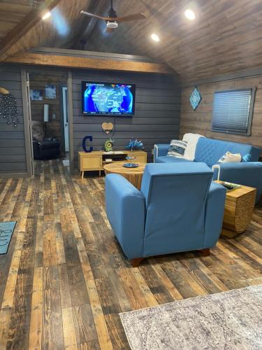 Carlton Cabin at Lake of Egypt 500 Sq Ft in Goreville, USA