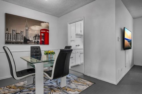 Prime Location 1 Bedroom and Bathroom Retreat in Beverly Hills in Los Angeles, USA