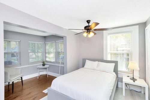 Cozy Bungalow with Patio & Grill, Private and Location in Tampa, USA