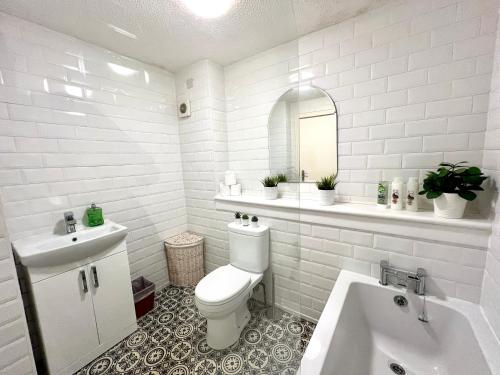 Spacious 2 Bed-Flat in Glasgow City - Free Parking, Glasgow (Foto 8)