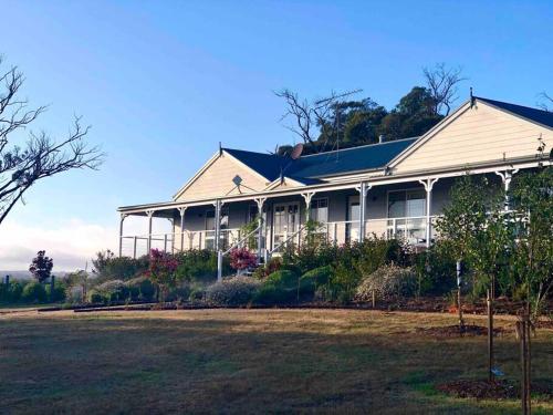 Luxury Accomodation, Farm Stay, Stunning views near Daylesford · Springmount