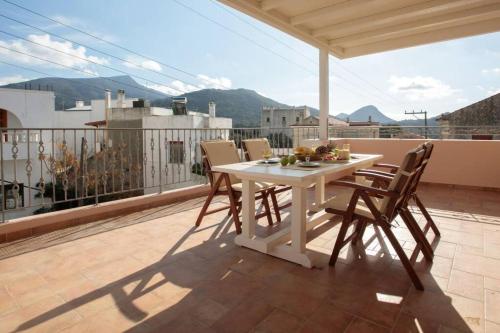 Naxos Chalkion Beautiful Detsis House with jacuzzi in Chalkio