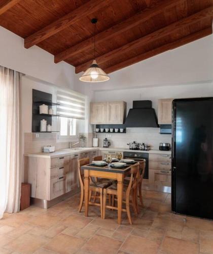 Naxos Chalkion Beautiful Detsis House with jacuzzi in Chalkio
