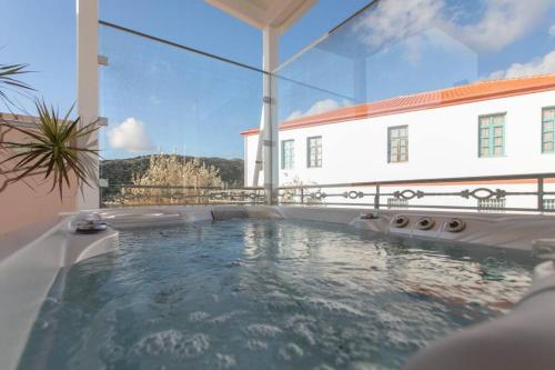 Naxos Chalkion Beautiful Detsis House with jacuzzi in Chalkio