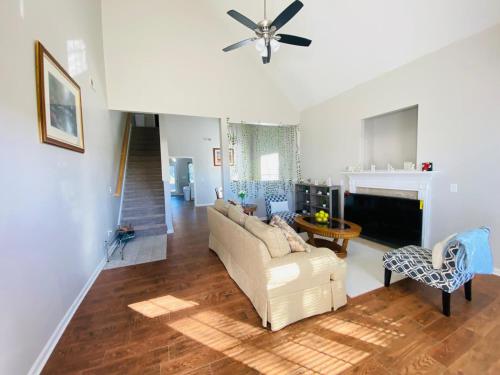 Private room & bathroom close to Downtown Raleigh in Raleigh, USA