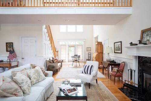 Villa Emery in Water Mill, USA