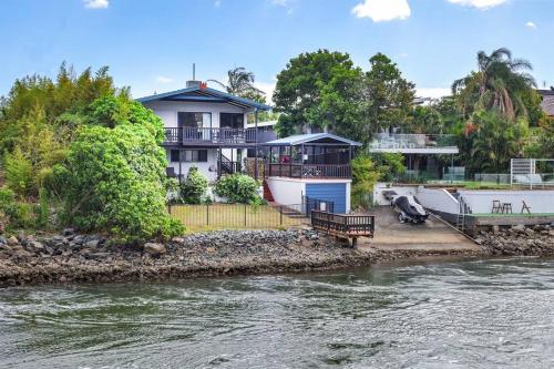 Bliss At Broadbeach - Large canal facing property