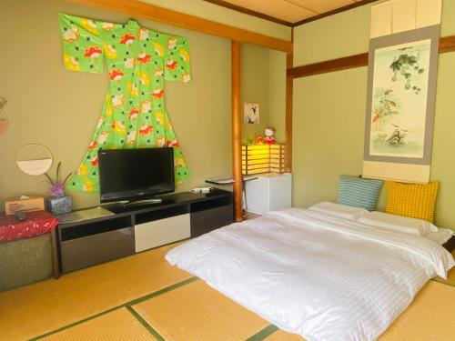 room detail thumbnail 1