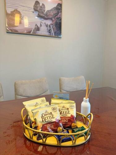 Hillsborough Spacious 3BR with Ensuite -12mins frm Airport