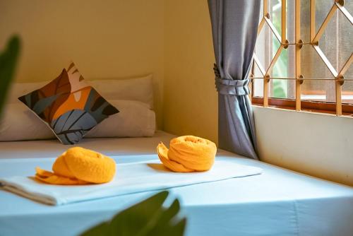 2 double beds